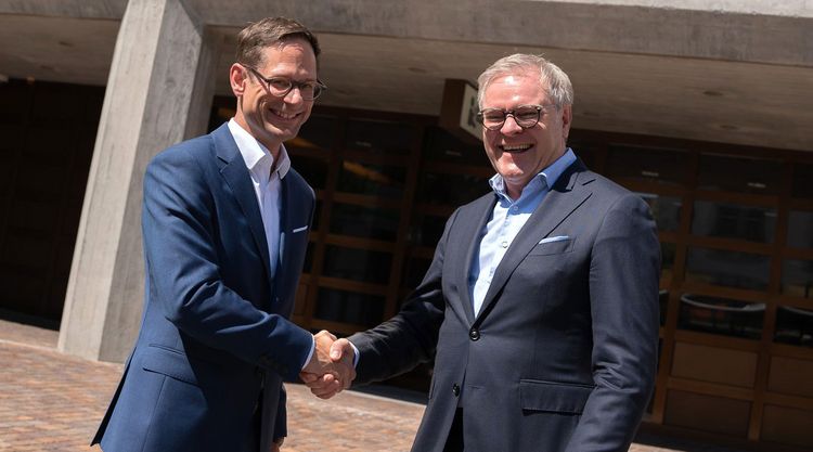 Silvan Hilfiker, CEO der Hypothekarbank Lenzburg, und Hans-Jörg Widiger, CEO von Swiss Bankers