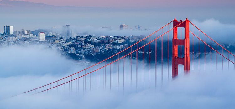 Golden Gate Bridge in San Francisco im Neben