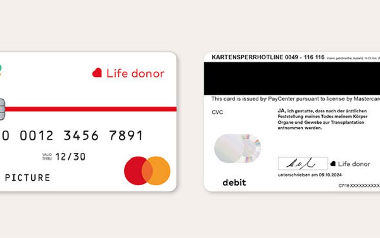 Bankkarte von Mastercard und gleichzeitig Organspender-Ausweis