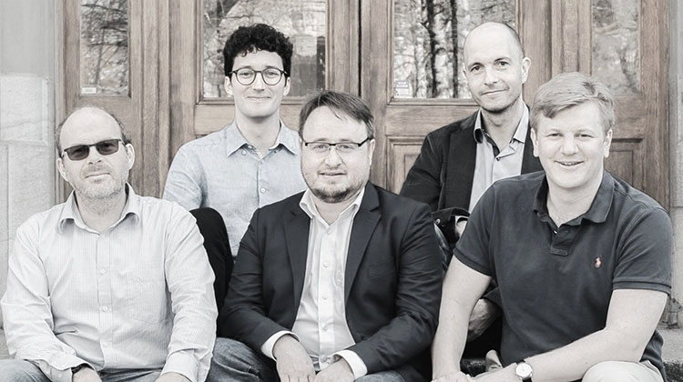 Das Light Frame-Team: Philippe Kernevez, Sébastien Bros, Mathieu Clement, Gregory Bataille, Schuyler Weiss