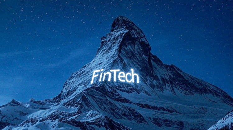 Matterhorn mit Leuchtschrift FinTech